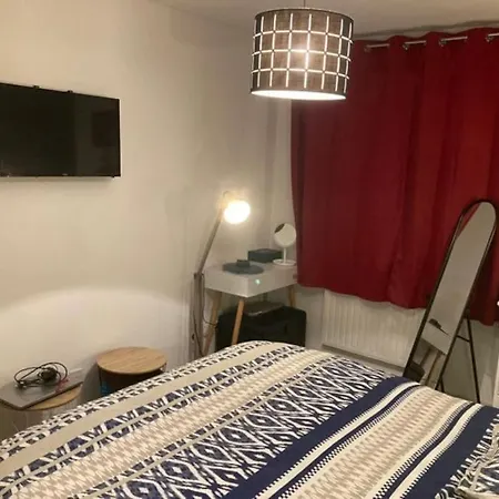 T3 Au Calme + Jardin & Terrasse + Parking 아파트 *